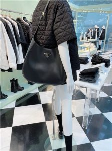 Large Leather Shoulder Bag 1BC181 Black-11.jpg