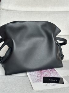 Loewe Flamenco Clutch 11050 Black-3.jpg