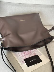Loewe Flamenco Clutch 11050 Chocolate-4.jpg