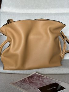 Loewe Flamenco Clutch 11050 Warm Desert-3.jpg