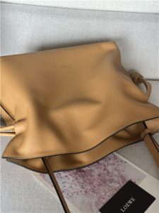Loewe Flamenco Clutch 11050 Warm Desert-5.jpg
