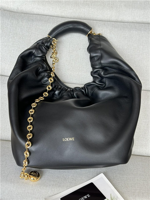 Loewe Medium Squeeze Bag 3902 Black-1.jpg