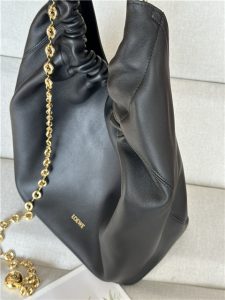 Loewe Medium Squeeze Bag 3902 Black-5.jpg