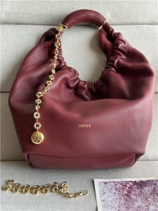Loewe Medium Squeeze Bag 3902 Burgundy-1.jpg
