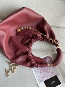 Loewe Medium Squeeze Bag 3902 Burgundy-3.jpg