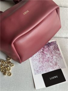 Loewe Medium Squeeze Bag 3902 Burgundy-5.jpg