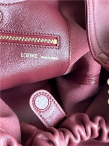 Loewe Medium Squeeze Bag 3902 Burgundy-9.jpg