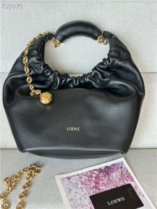 Loewe Small Squeeze Bag 3901 Black-1.jpg