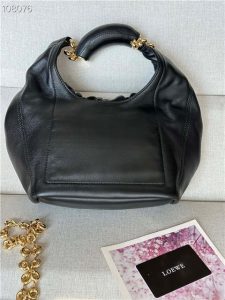 Loewe Small Squeeze Bag 3901 Black-2.jpg