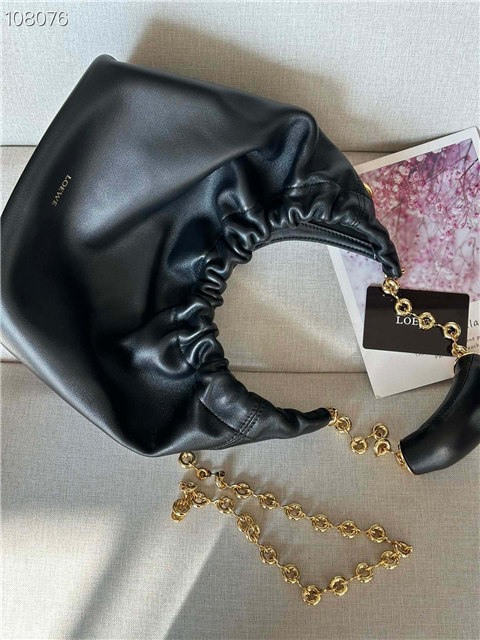 Loewe Small Squeeze Bag 3901 Black-3.jpg