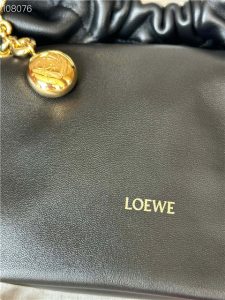 Loewe Small Squeeze Bag 3901 Black-7.jpg