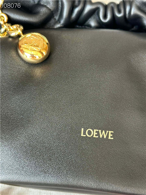 Loewe Small Squeeze Bag 3901 Black-7.jpg