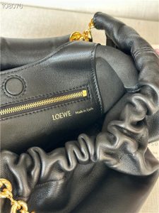 Loewe Small Squeeze Bag 3901 Black-8.jpg