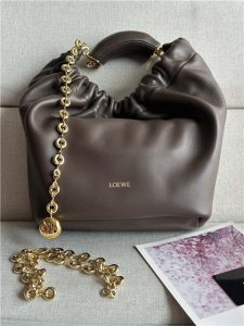 Loewe Small Squeeze Bag 3901 Chocolate-1.jpg