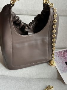 Loewe Small Squeeze Bag 3901 Chocolate-4.jpg