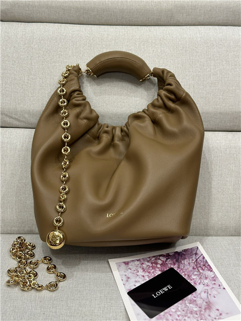 Loewe Small Squeeze Bag 3901 Oak-1.jpg