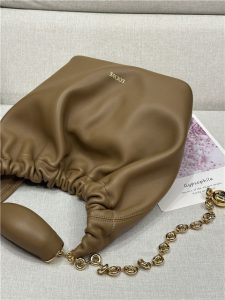 Loewe Small Squeeze Bag 3901 Oak-3.jpg