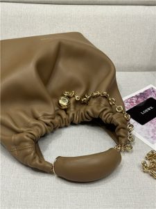Loewe Small Squeeze Bag 3901 Oak-5.jpg