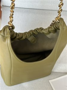 Loewe Small Squeeze Bag 3901 Olive-9.jpg
