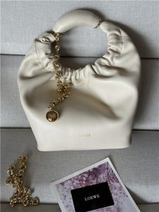 Loewe Small Squeeze Bag 3901 White-1.jpg