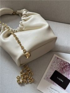 Loewe Small Squeeze Bag 3901 White-4.jpg