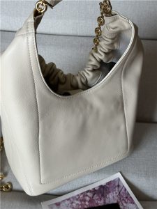Loewe Small Squeeze Bag 3901 White-7.jpg