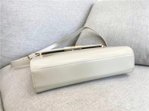 Manhattan Shoulder Bag 579271 White Box-5.jpg