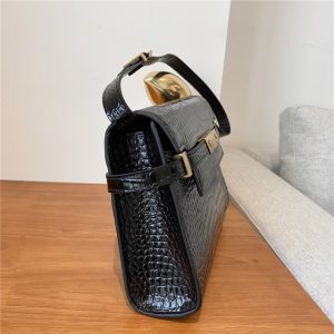 Manhattan Small Shoulder Bag 675626 Black Crocodile-3.jpg