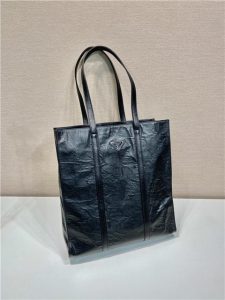 Medium Antiqued Nappa Leather Tote Bag 1BG587 Black-3.jpg