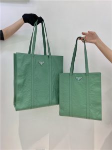 Medium Antiqued Nappa Leather Tote Bag 1BG587 Green-10.jpg