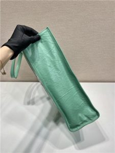 Medium Antiqued Nappa Leather Tote Bag 1BG587 Green-6.jpg