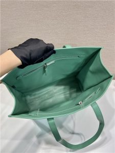 Medium Antiqued Nappa Leather Tote Bag 1BG587 Green-8.jpg