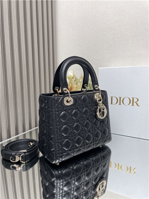 Medium Lady Dior Bag M0565 Black Lambskin-2.jpg