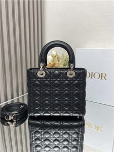 Medium Lady Dior Bag M0565 Black Lambskin-3.jpg