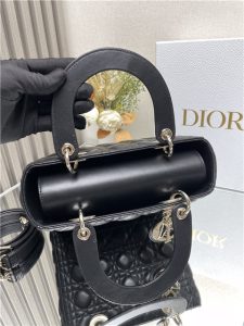 Medium Lady Dior Bag M0565 Black Lambskin-7.jpg