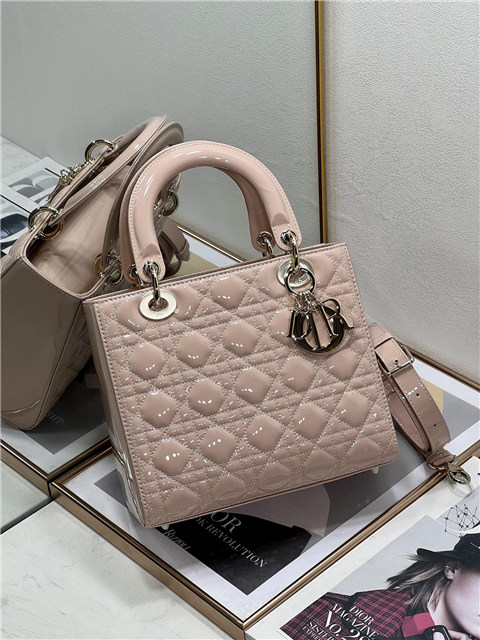 Medium Lady Dior Bag M0565 Pink Patent-2.jpg