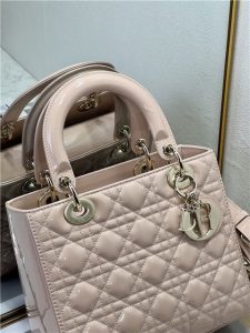 Medium Lady Dior Bag M0565 Pink Patent-4.jpg