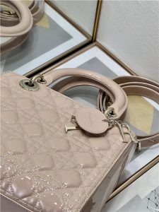 Medium Lady Dior Bag M0565 Pink Patent-6.jpg