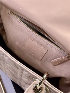 Medium Lady Dior Bag M0565 Pink Patent-9.jpg