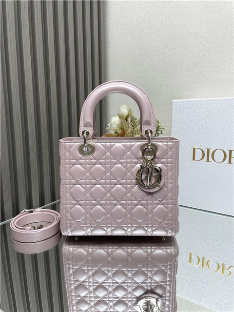 Medium Lady Dior Bag M0565 Pink Pearlescent-1.jpg