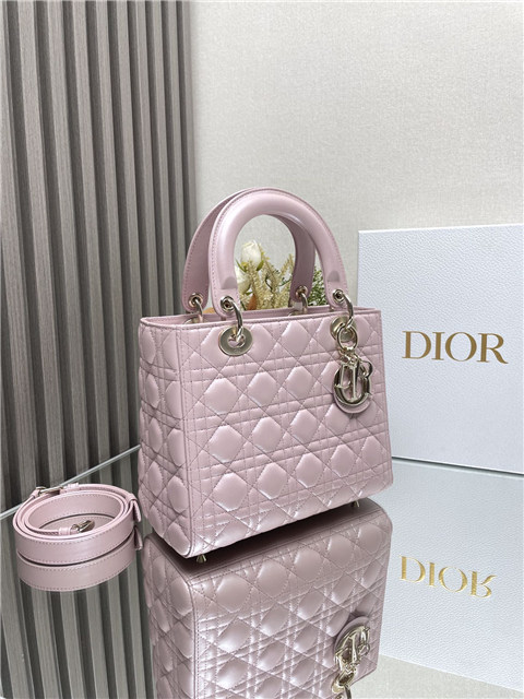 Medium Lady Dior Bag M0565 Pink Pearlescent-2.jpg