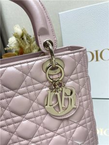 Medium Lady Dior Bag M0565 Pink Pearlescent-5.jpg