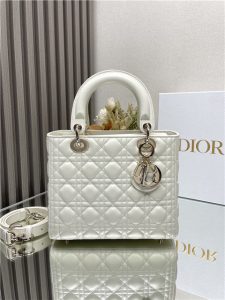 Medium Lady Dior Bag M0565 White Lambskin-1.jpg