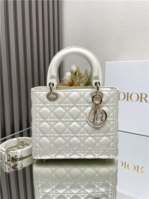 Medium Lady Dior Bag M0565 White Lambskin-1.jpg