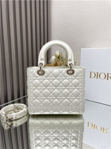 Medium Lady Dior Bag M0565 White Lambskin-3.jpg