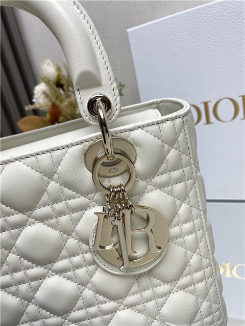 Medium Lady Dior Bag M0565 White Lambskin-5.jpg