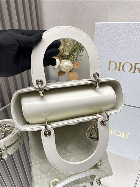 Medium Lady Dior Bag M0565 White Lambskin-7.jpg