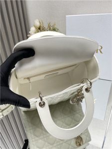 Medium Lady Dior Bag M0565 White Lambskin-8.jpg