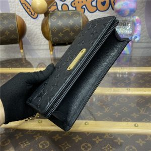 Wallet On Chain Lily M46919 Black-4.jpg