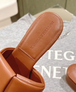 Bottega Veneta Womens Patch Mule-8